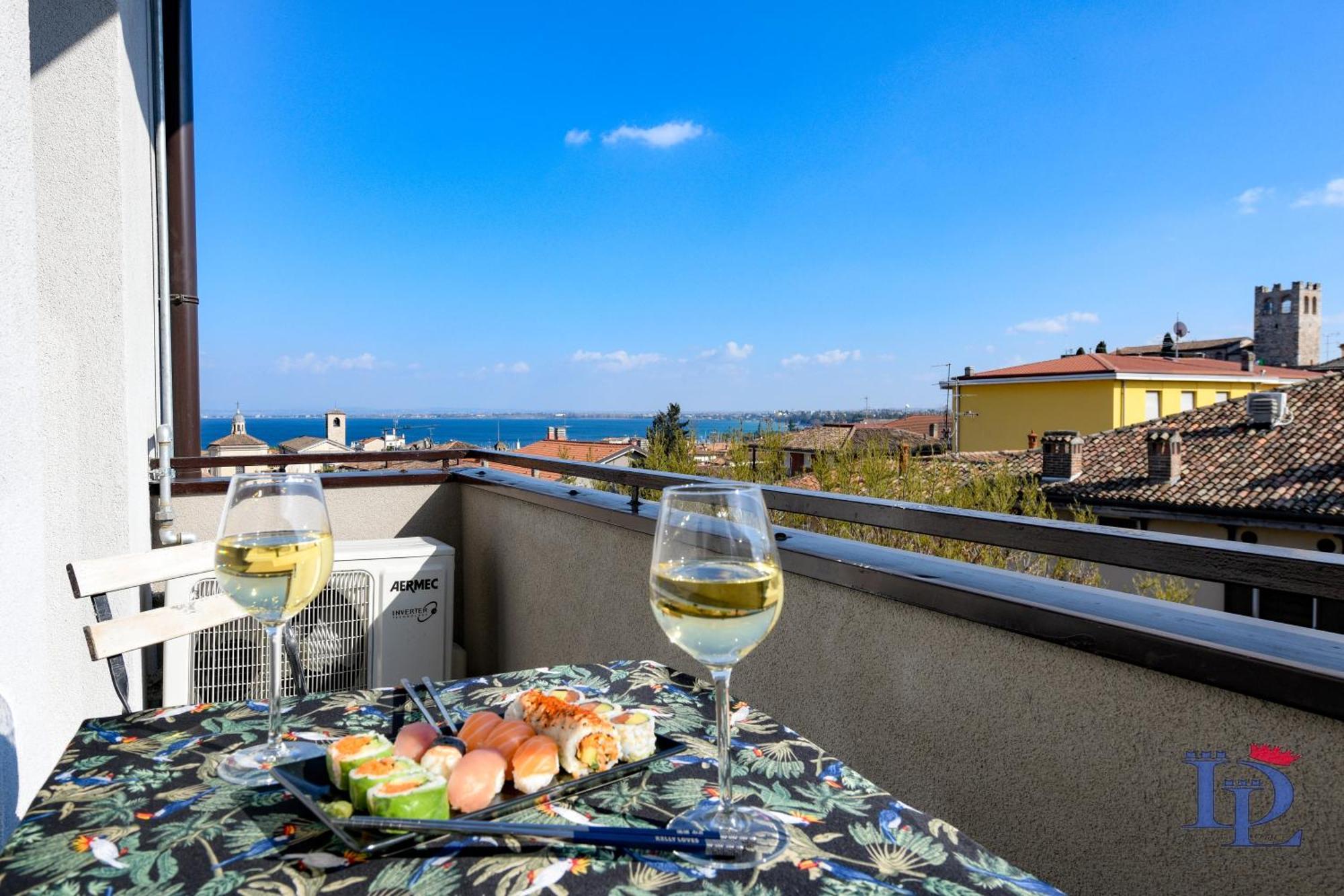 Desenzanoloft Official Partner Marriott Homes & Villas - Smiling In Desenzano Lake View Ντεζεντσάνο ντελ Γκάρντα Εξωτερικό φωτογραφία