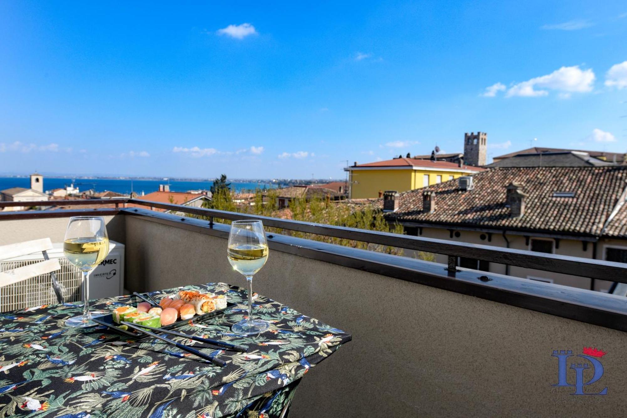 Desenzanoloft Official Partner Marriott Homes & Villas - Smiling In Desenzano Lake View Ντεζεντσάνο ντελ Γκάρντα Εξωτερικό φωτογραφία